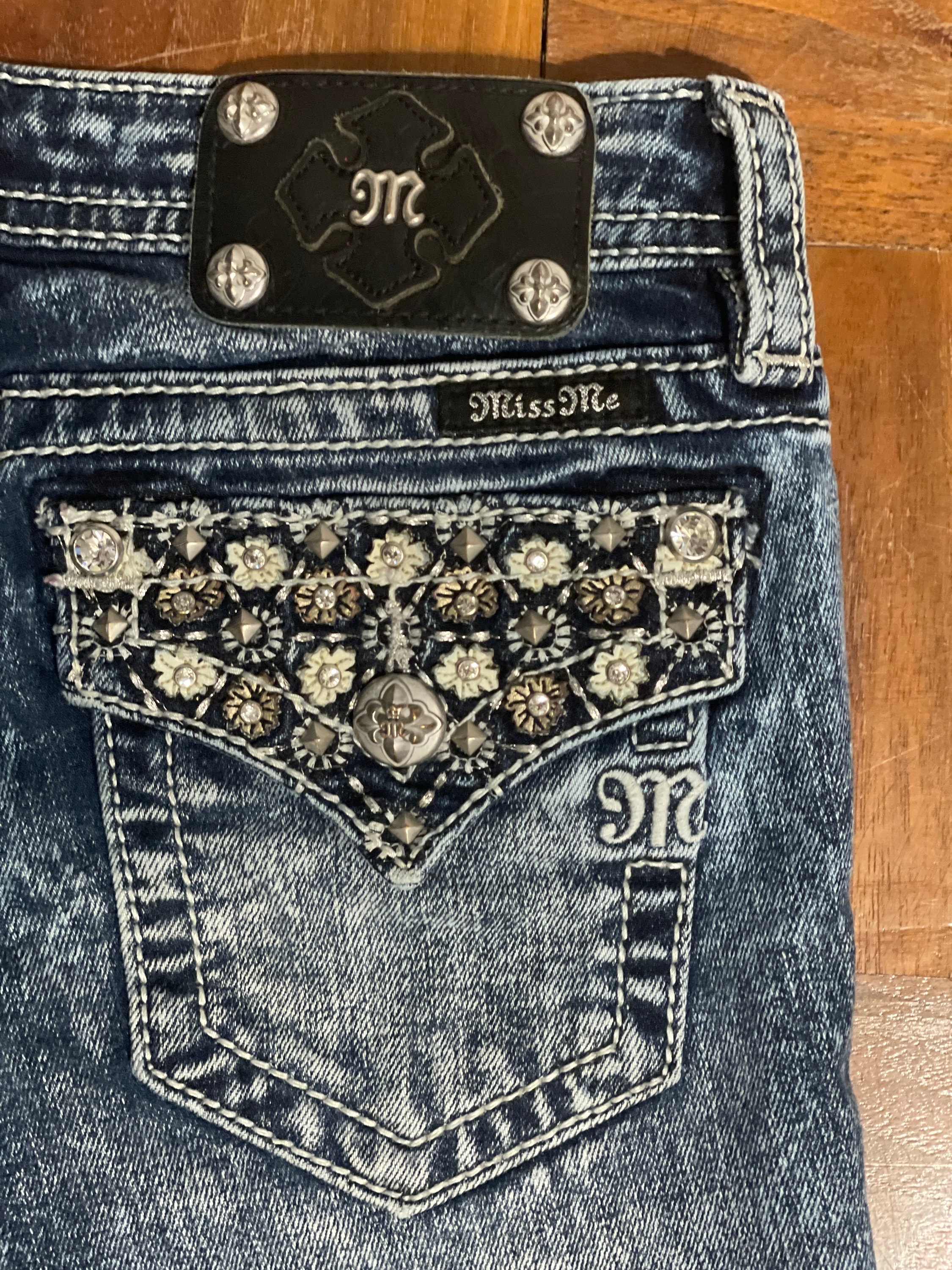 Miss Me GIRLS Designer capri jeans, size 14, denim Western wear, .Cowgirl core. PreOwned