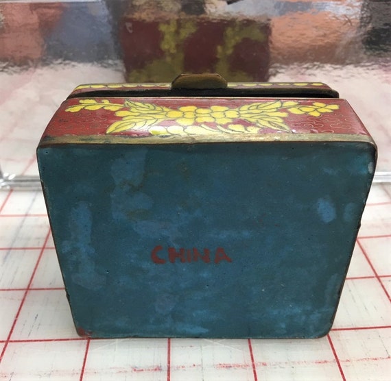 Vintage. small metal jewelry box, Adorable collec… - image 7