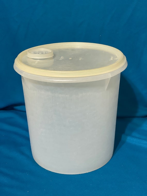 Vintage Tupperware Tall Storage Containers, Preowned, Food Storage. Opaque  Container. -  Israel