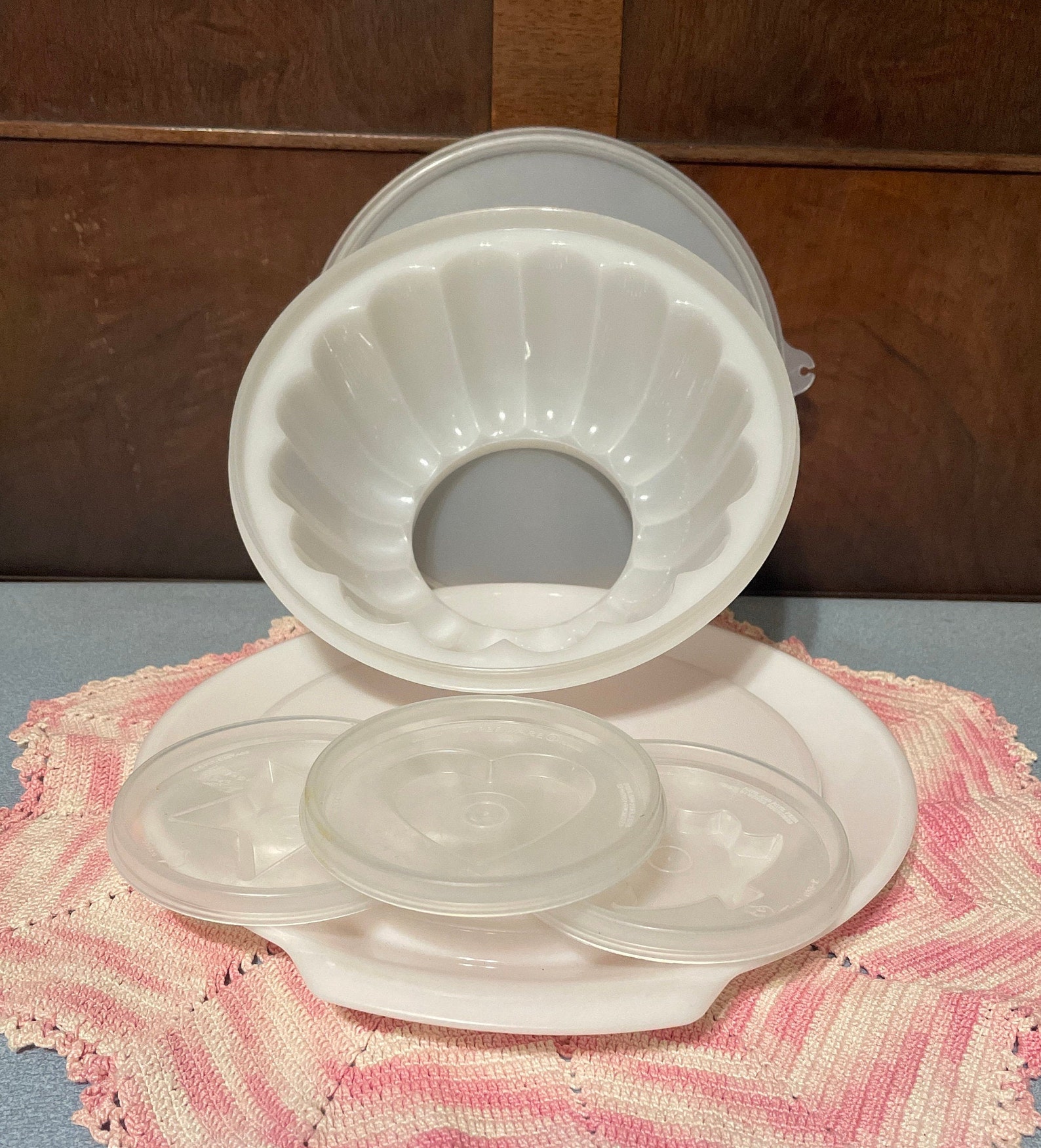Vintage Tupperware Jello Mold Set, White, 6 Piece Set, Preowned in