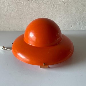 Pop Art Orange Plastic Polyester Ufo Design Lovely Table Lamp, 1970s, Italy