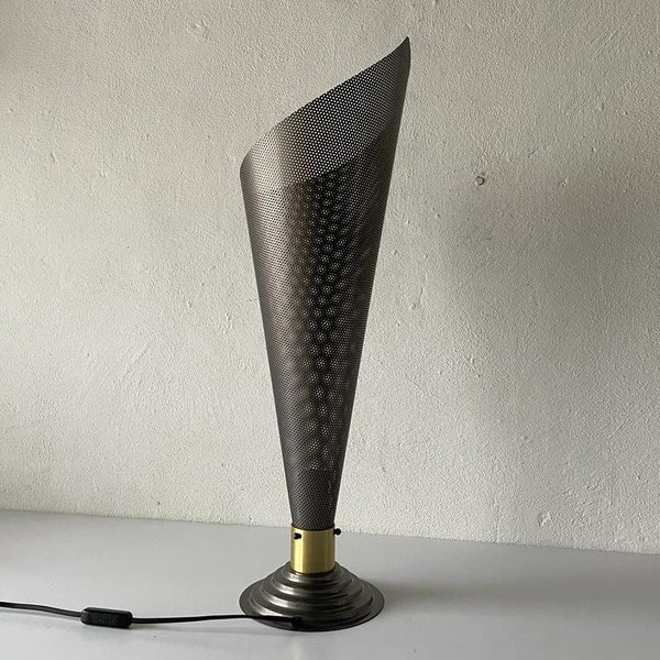 Grey Conic Design Wonderful Table Lamp, Dans le style de Mathieu Matégot, années 1970, Allemagne