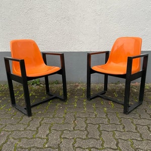 Space Age Orange Plastic Seat and Wood Frame Pair of Chairs by Möbel Mann, 1960s, Germany