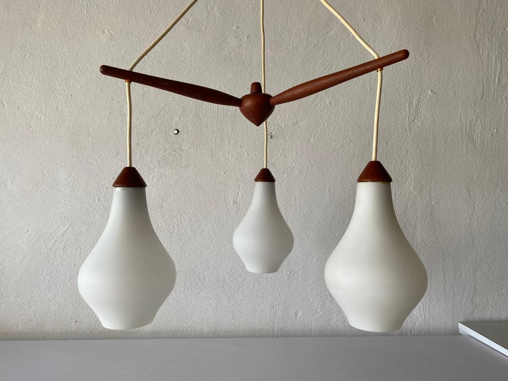 Scandinavian Modern Triple Opal Glass & Teak Body Ceiling Lamp, Danemark Des Années 1960