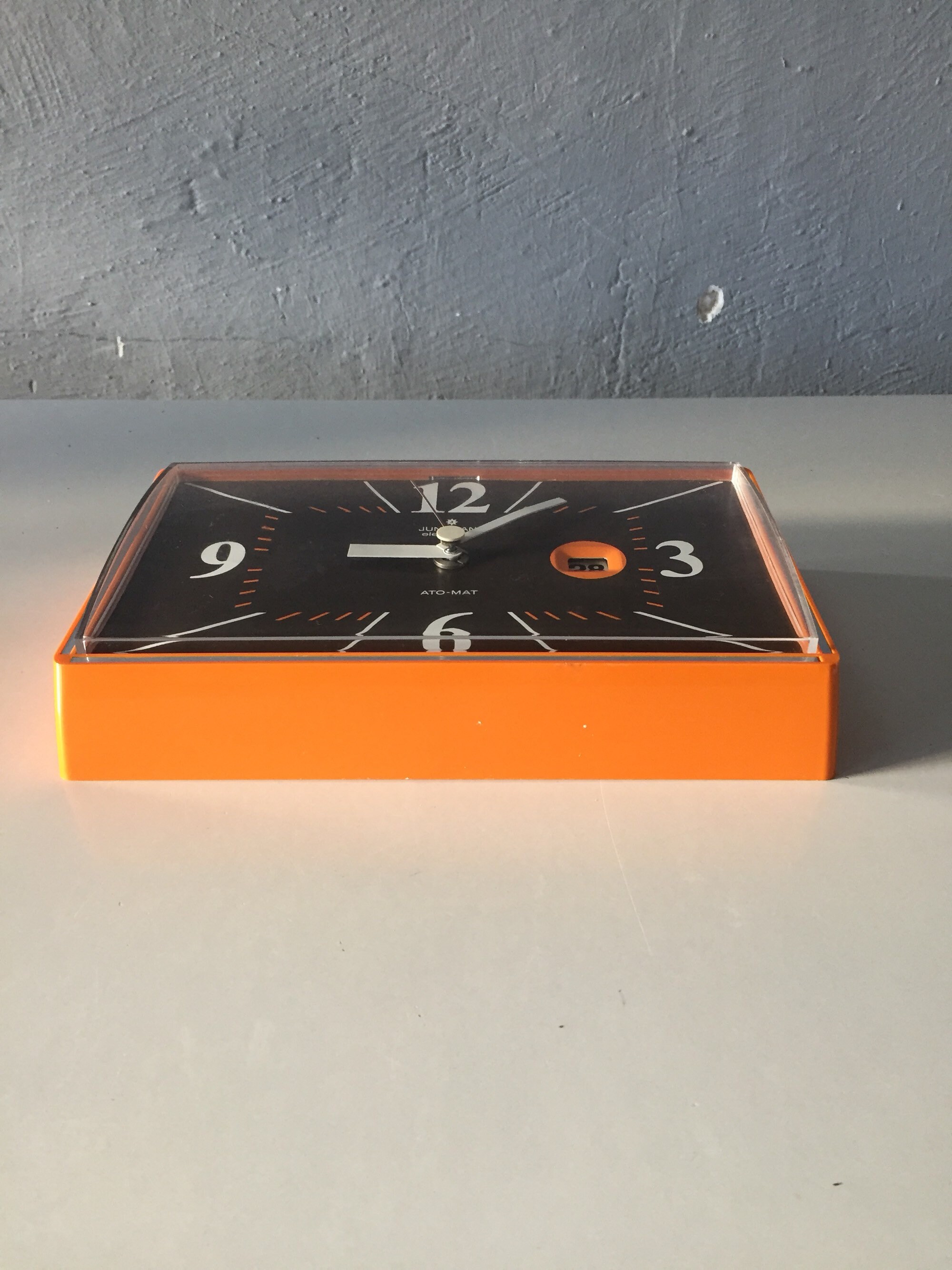 JUNGHANS Electronic Ato Mat Plastic Wall Clock Rectangle Face Pop Art