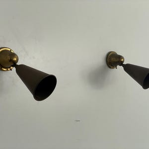 Art Deco Brass Conic Design Pair of Wall Lamps, 1940s, Italy