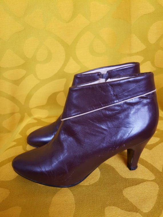 black leather ankle boots size 4