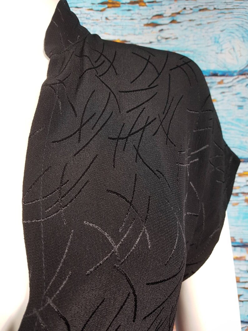 Gorgeous 70s open blouse size 10.