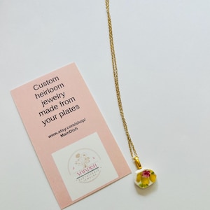 dainty pendant/broken plate necklace/vintage china pendant/broken china necklace/sustainable jewelry/floral pendant/up cycled jewelry/
