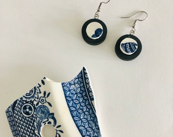 Blue willow dishes/blue willow earrings/recycled earrings/upcycled earrings/blue willow vintage dishes/broken plate jewelry/dangle earrings