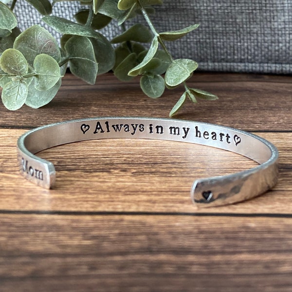 Always in my Heart Bracelet, Memorial Gift for Loss of Mom Dad Brother Sister Husband Boyfriend, Personalized Sympathy Grief Gift
