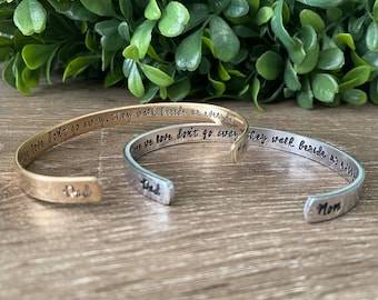 Those we love don’t go away they walk beside us everyday Bracelet for Loss of Mom and Dad, Parent Memorial Keepsake, In Loving Memory Gifts