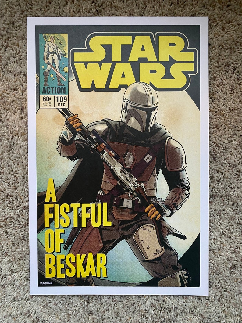 K&ouml;nnte beinhalten: Ein Comic-Cover im Vintage-Stil mit einer Figur aus Star Wars. Das Cover ist gelb und schwarz mit dem Titel "Star Wars" in gro&szlig;en gelben Buchstaben. Die Figur tr&auml;gt einen Helm und eine R&uuml;stung und h&auml;lt eine Waffe. Der Text "A Fistful of Beskar" ist in gelben Buchstaben gedruckt.