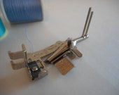 Singer Featherweight Multi-Slotted Binder with Guide Pins Original