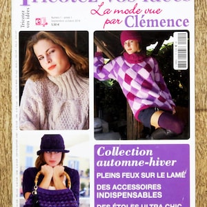 Może przedstawiać: Okładka magazynu "Tricotez vos idées" z podtytułem "La mode vue par Clémence". Okładka prezentuje modę dzianą, w tym swetry i akcesoria. Dominujące kolory to fioletowy i biały.