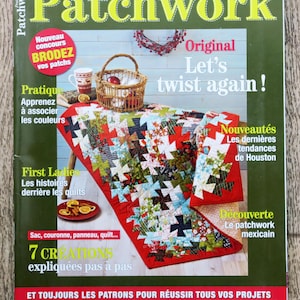 Op de afbeelding: Een tijdschriftcover voor "Pratique du Patchwork" nummer 12, met een kleurrijke patchworkdeken in rood, wit en groen. De tekst op de cover luidt "Let's twist again!" en "7 Creaties stap voor stap uitgelegd".