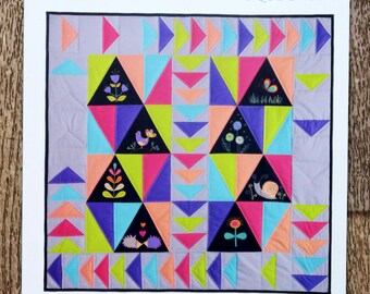 Livre Patchwork & appliqué brodé, livre patchwork, livre couture, patron patchwork, quilts à coudre, sac en patchwork, pochette brodée