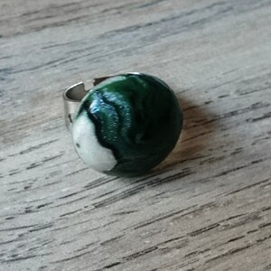 Silver metal ring and dome in polished paste camouflage colors