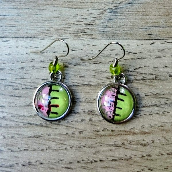 boucles d'oreilles et son cabochon pomme / fraise