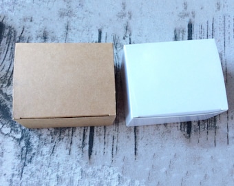 White Kraft Paper Boxes Wedding Party Favor Birthday Baby Shower Baptism Christening Gift Boxes Hand Made Product Packing Cake Glass Mug Box