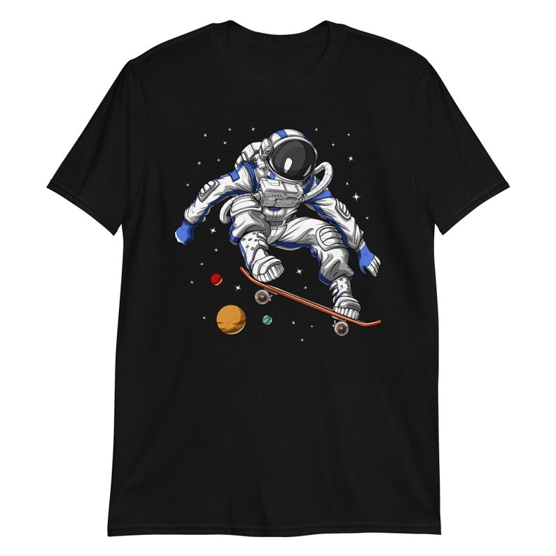 Camiseta de skate con astronauta espacial, camiseta de skater para hombre, regalo para amantes del patinaje, ropa de skater, ropa de skater, ropa de skater imagen 1