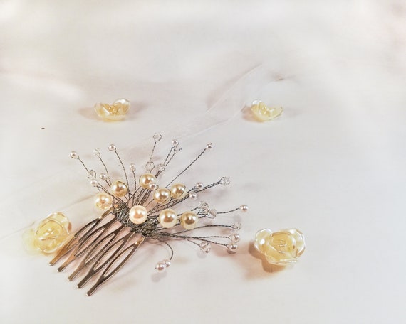 Bridal Hair Comb: Hand Wired Pearls & Crystals Wedding  display picture 1