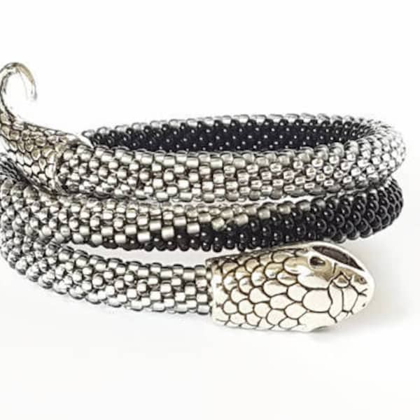 Pulsera de cuentas de semillas - Patrón de serpiente - Pulsera de alambre de memoria - Pulsera envolvente - Pulsera de ganchillo de cuentas - Brazalete negro - Cuerda de ganchillo - Con cuentas