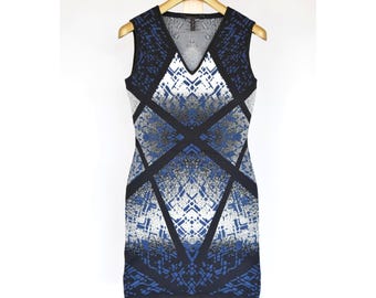 Vestido ajustado elástico y sexy de BCBG Max Azria talla S (36), azul, hasta la rodilla, sin mangas, escote en V profundo.