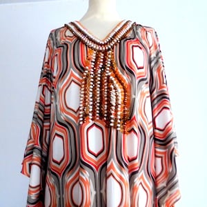 langes Kleid mit Perlen besetztes Boubou-Abendkleid