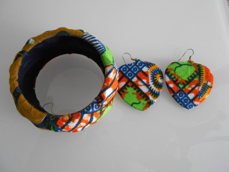Gift idea bracelet made of wax Set earrings