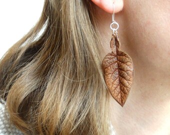 Boucles d'oreilles légères feuille en cuir