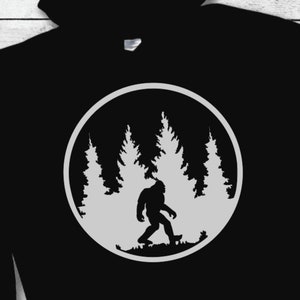 DIY Iron-On Vinyl: Bigfoot In Circle