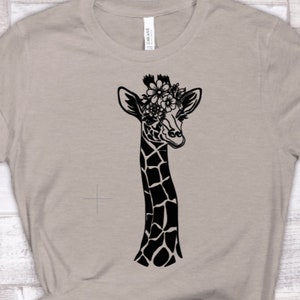 DIY Iron-On Vinyl: Giraffe With Flowers