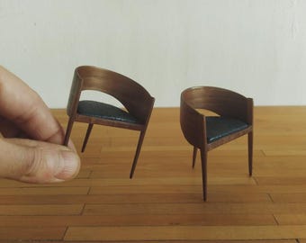 Silla curva en chapa curvada de nogal