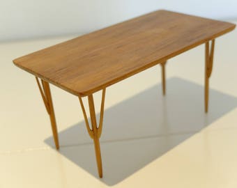 Mid century oak table designed by Hans Wegner. Handmade in 1:12 scale - For collectors and dollhouse enthusiasts