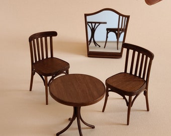 Thonet café set in miniature. 1:12 scale for dollhouse collectors and design lovers
