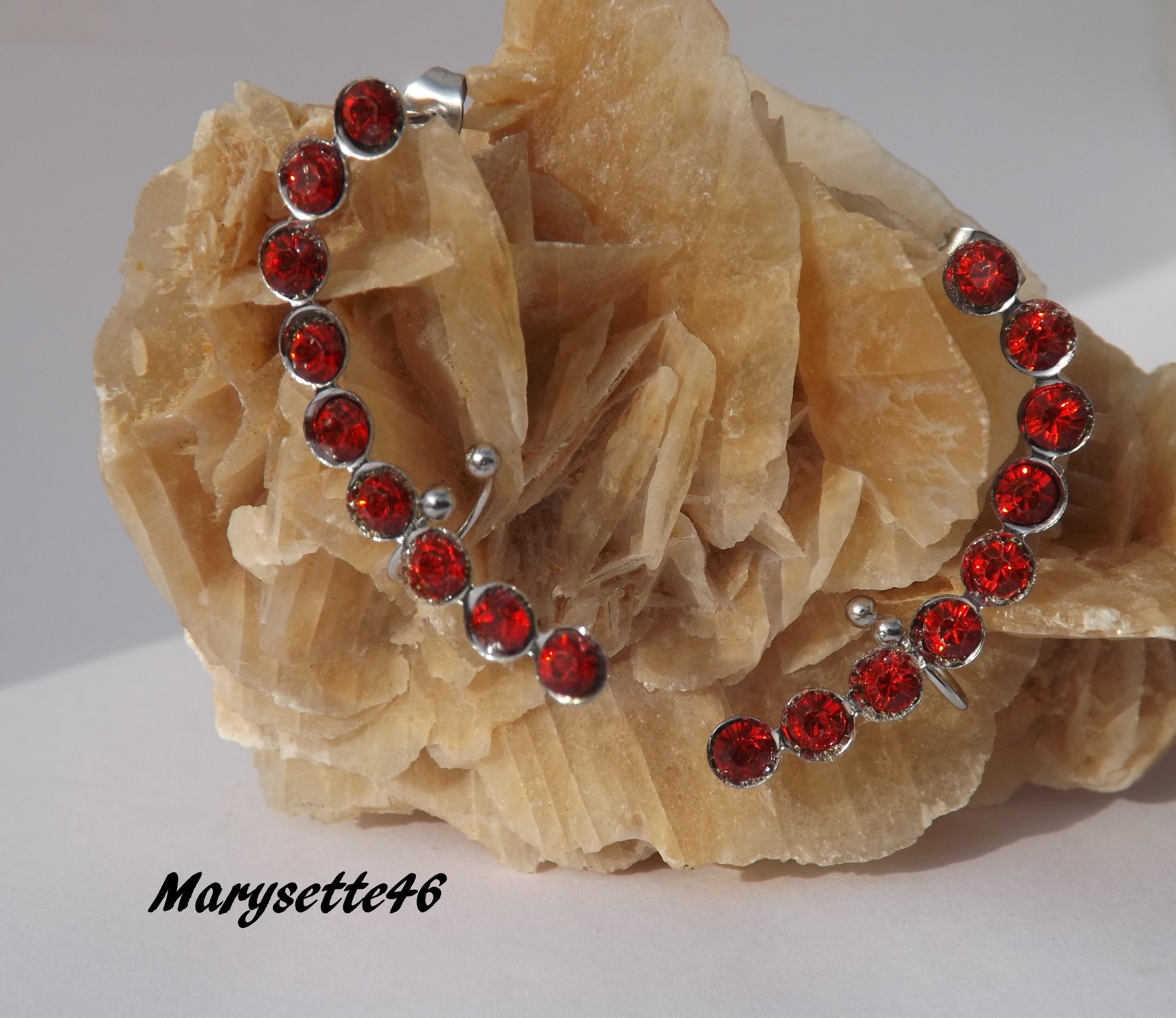 Boucles D'oreilles Puces Strass Rouge - 2,5 Mm - Fantaisie - Neuf Sans Emballage