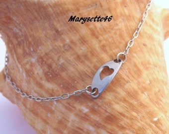 Ankle bracelet with oval links with its hollowed-out heart connector in stainless steel