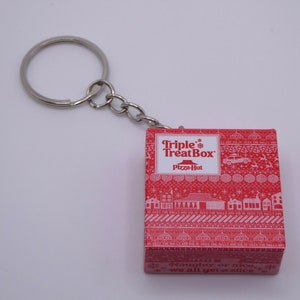 Mini porte-clés de marque Pizza Hut Triple Treat | Porte-clés nourriture | Porte-clés collation | Porte-clés amusant | Porte-clés alimentaire miniature | Porte-clés original |