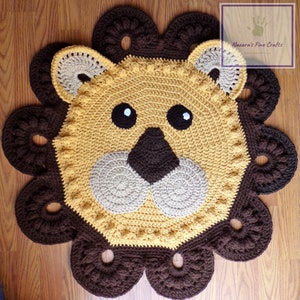 Crocheted Lion accent Rug/ wall hanging / King of the Jungle / Unisex animal Playmat / Jungle themed nursery rug / African Safari themed rug