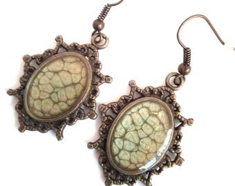 Handmade earrings with resin