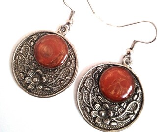 Handmade earrings with resin