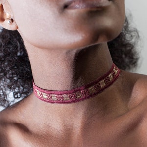 Brown and Gold Embroidery Lace Choker