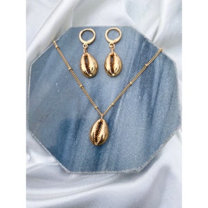 Seashell Pendant and Huggie Earrings Set - Cowrie Shell Dainty Necklace - Cowrie Shell Dainty Necklace and Earrings - Gold Shell Earring