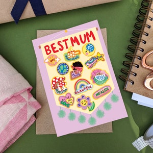 La meilleure maman - fanion badge | carte pour la fête des mères | carte postale pour maman | Ce qui rend les mamans spéciales | Peint à la main