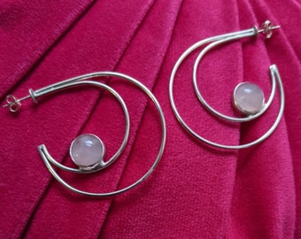 Sterling Silver 925 Gekeurd Halve Maan Hoop Oorbellen w / Rose Quartz edelstenen