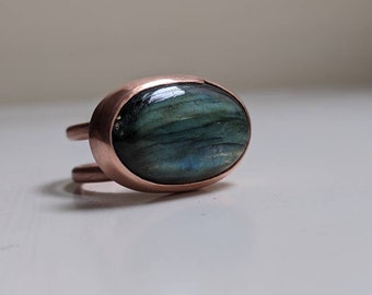 Satijnen afwerking KoperEn Dubbele Ring met Labradoriet Edelsteen Cabochon
