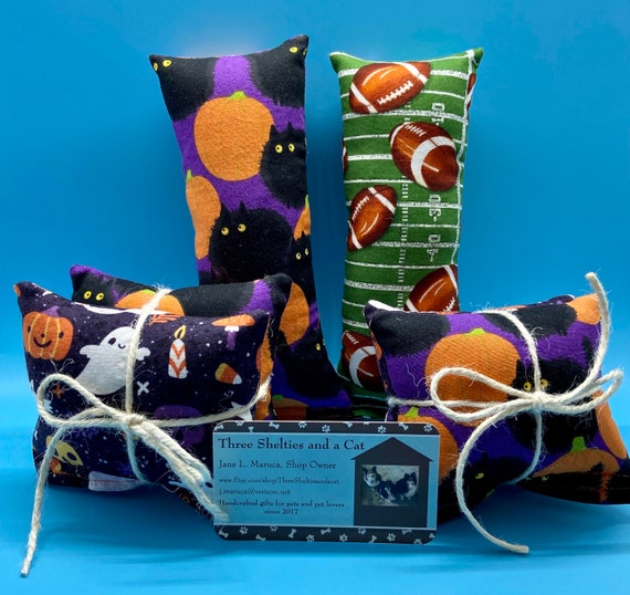Halloween Catnip Toys - Catnip pillows OR small kicker - cat toys - catnip pillow toys - cat gift - organic catnip pillows