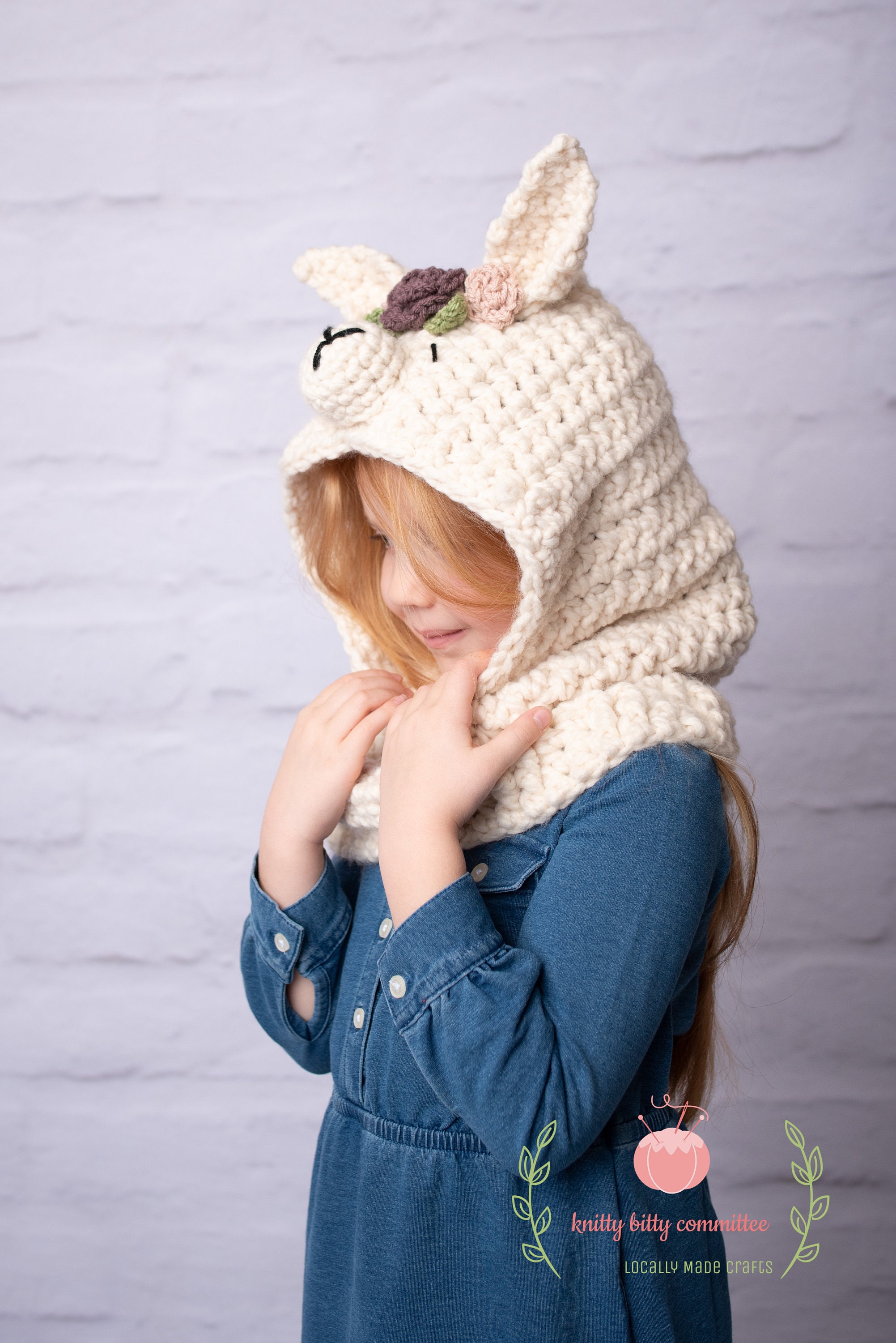 40 Crochet Cowl and Crochet Scarf Patterns to Warm Up Fall and Winter 7 Crochet Pattern Llama Cowl