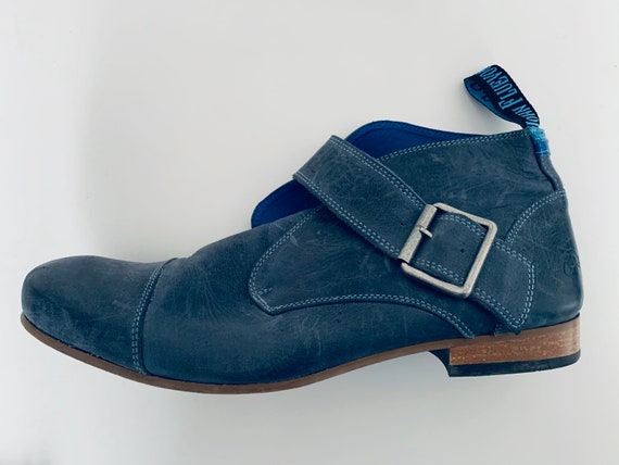 JOHN FLUEVOG blue chukka boots